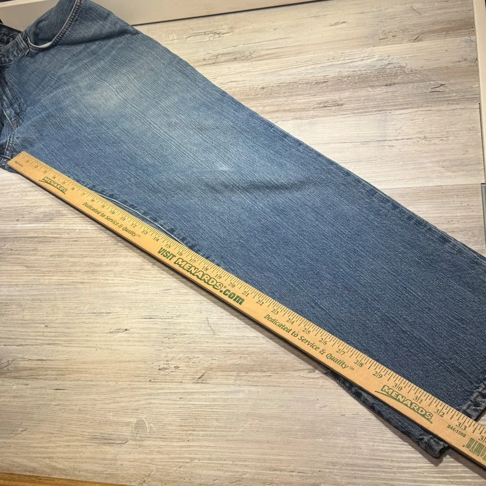 Eddie Bauer Relaxed Fit Straight Leg Medium Wash Jeans Men 40Tx36 (39x33.5) Blue